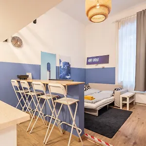 Cosy In Party District W41 Blue Budapest